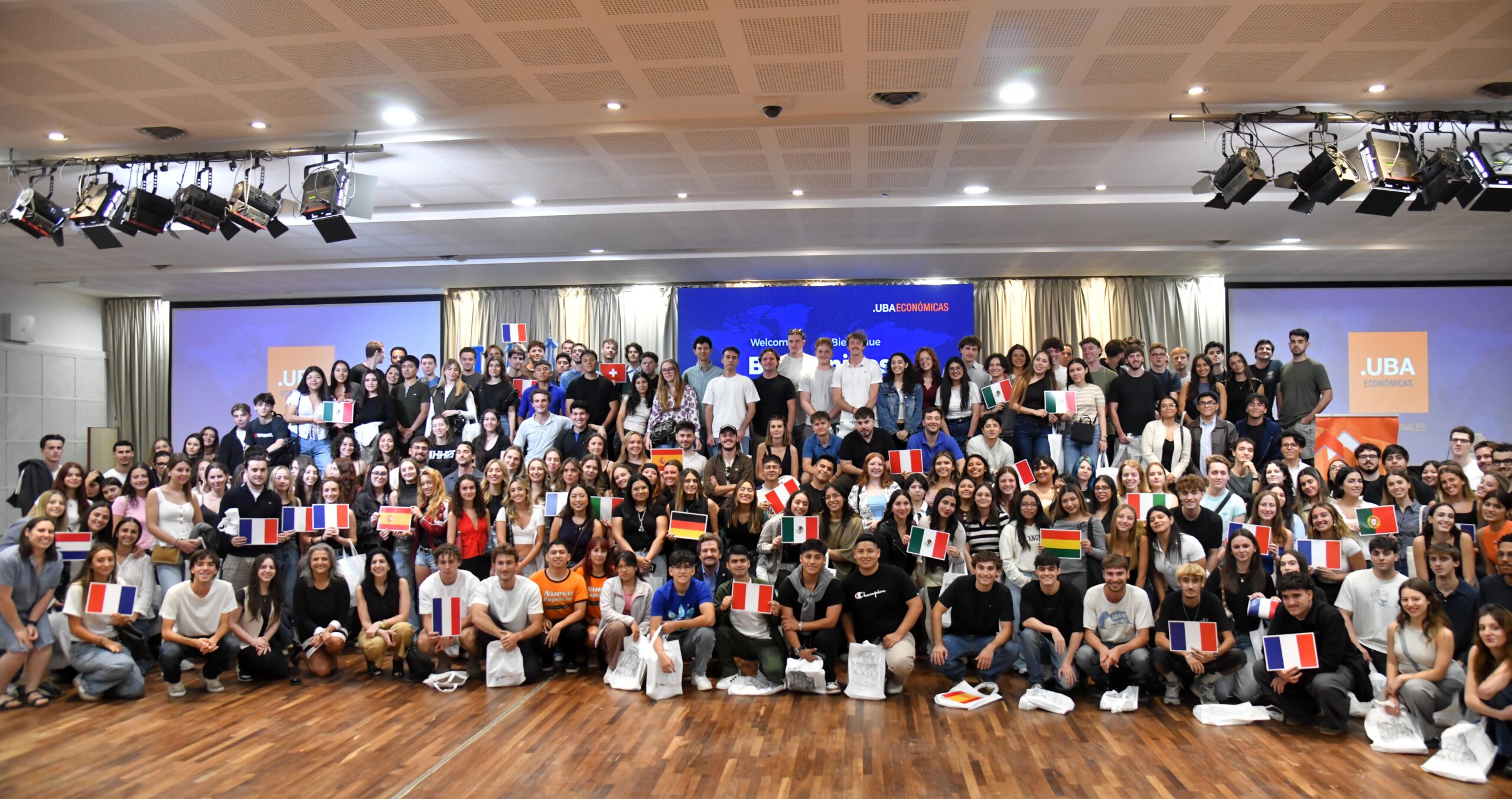 ¡Bienvenidos a la FCE!