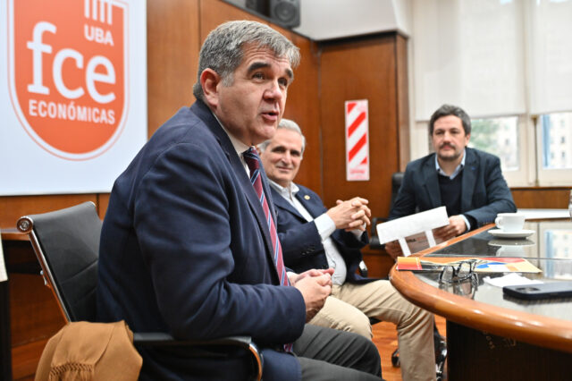 Visita del Embajador de España en la FCE
