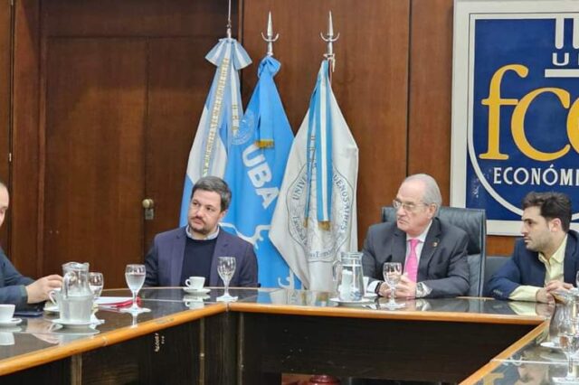 Estrategias de construcción conjunta entre la FCE y la Universidad de Sofía, Bulgaria