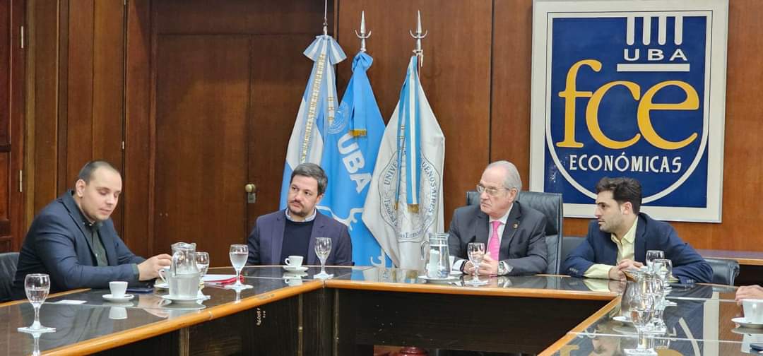 Estrategias de construcción conjunta entre la FCE y la Universidad de Sofía, Bulgaria
