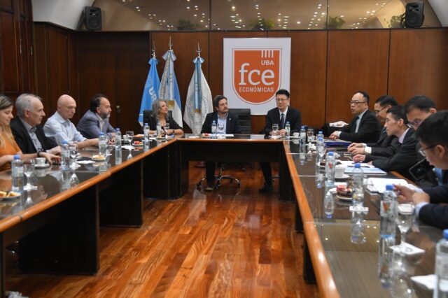 Visita del Shanghai Administration Institute a la Facultad de Ciencias Económicas