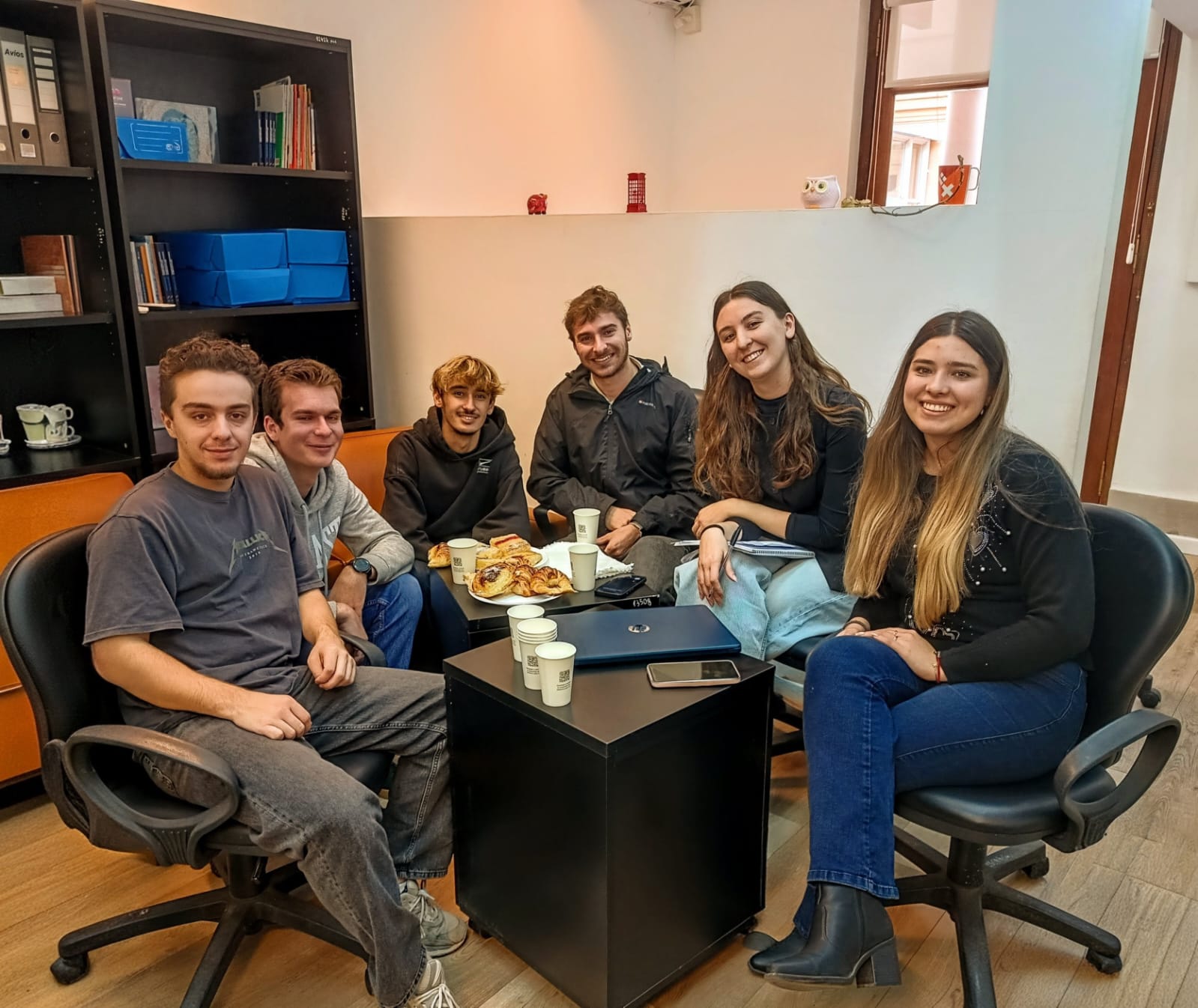 Guías Universitarias Internacionales FCE